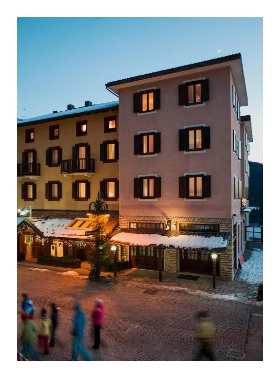Antico Albergo Stella D'Italia Folgaria Bagian luar foto