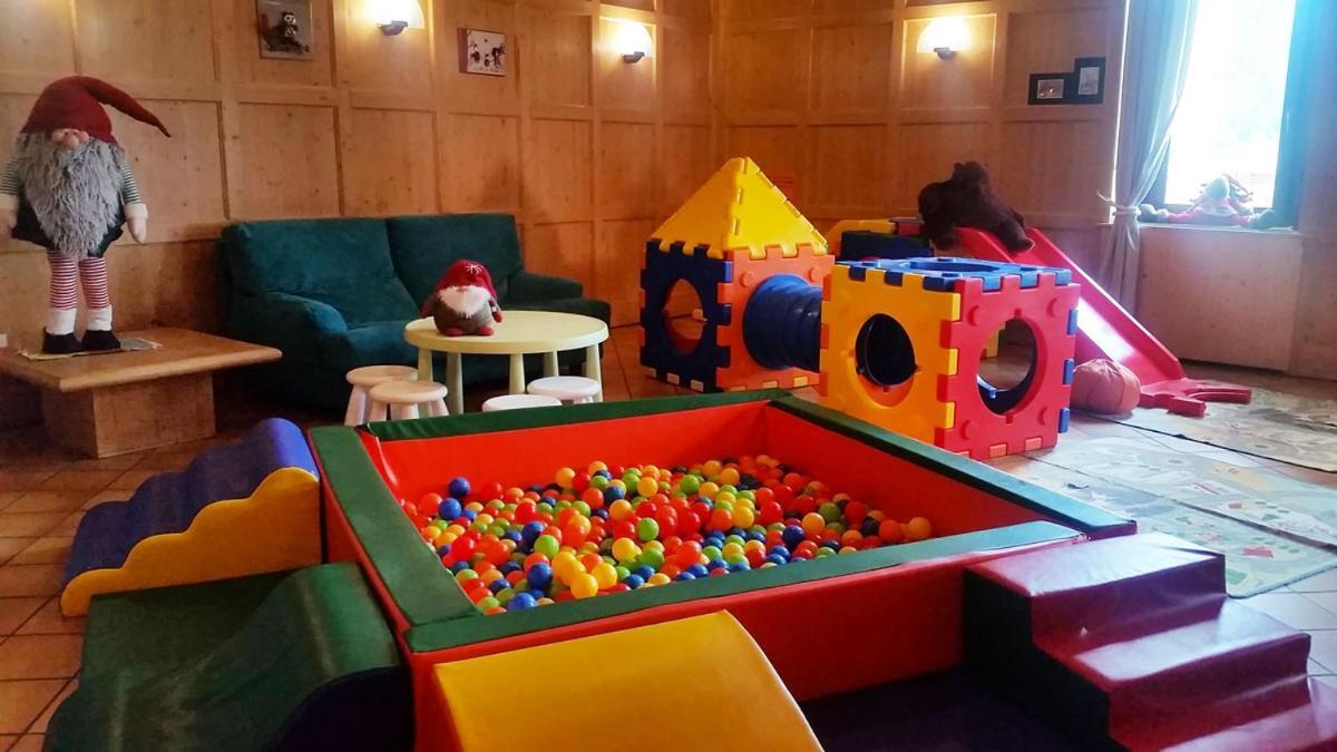 Antico Albergo Stella D'Italia Folgaria Bagian luar foto